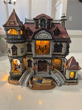 Lemax Ceramic House of Wax Halloween decor Lights & Sounds Tested Works